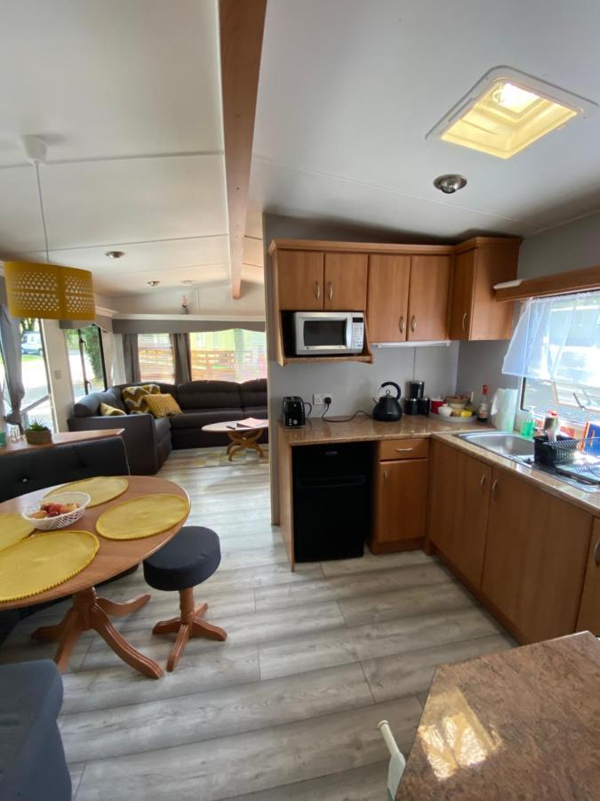 Unique Caravan With Outdoor Space 巴伦特雷 外观 照片
