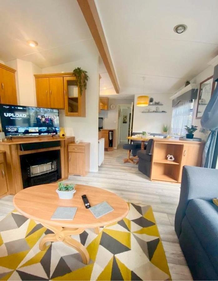 Unique Caravan With Outdoor Space 巴伦特雷 外观 照片