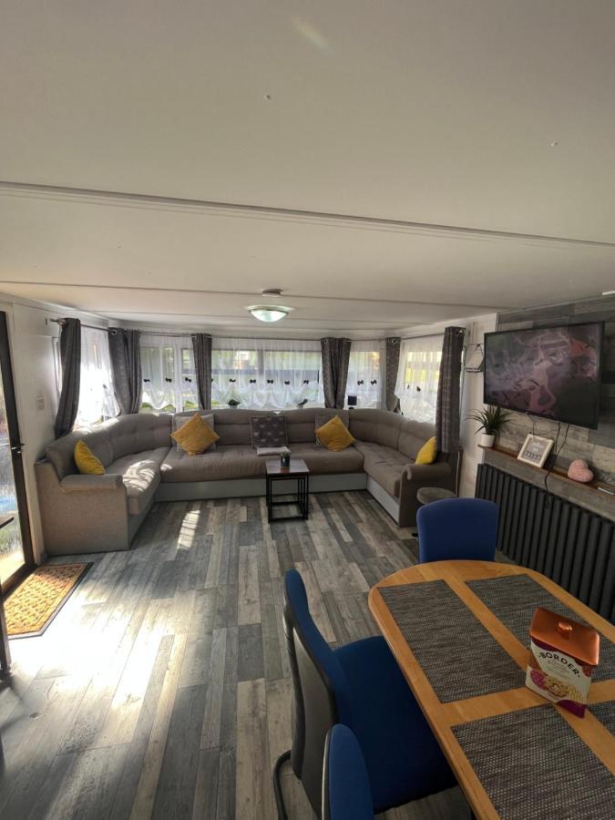 Unique Caravan With Outdoor Space 巴伦特雷 外观 照片