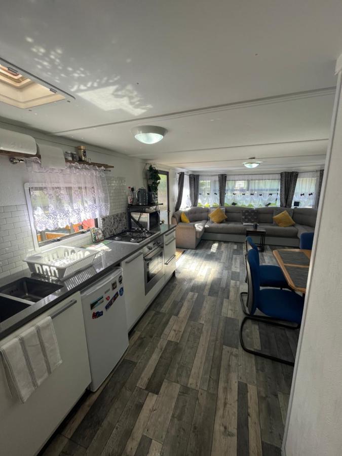 Unique Caravan With Outdoor Space 巴伦特雷 外观 照片