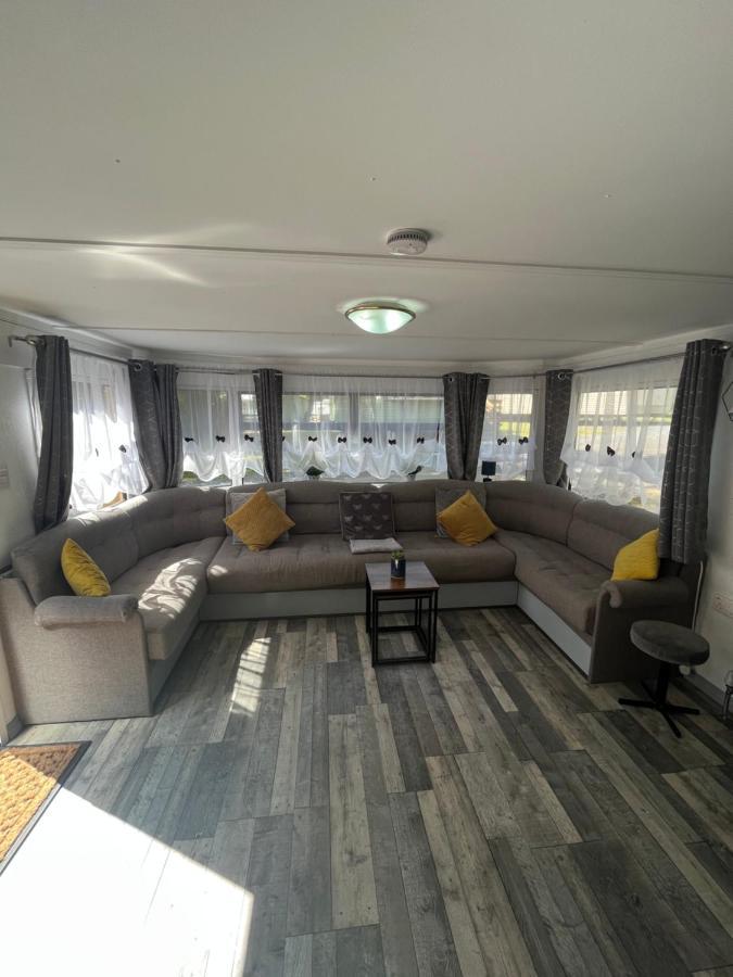 Unique Caravan With Outdoor Space 巴伦特雷 外观 照片