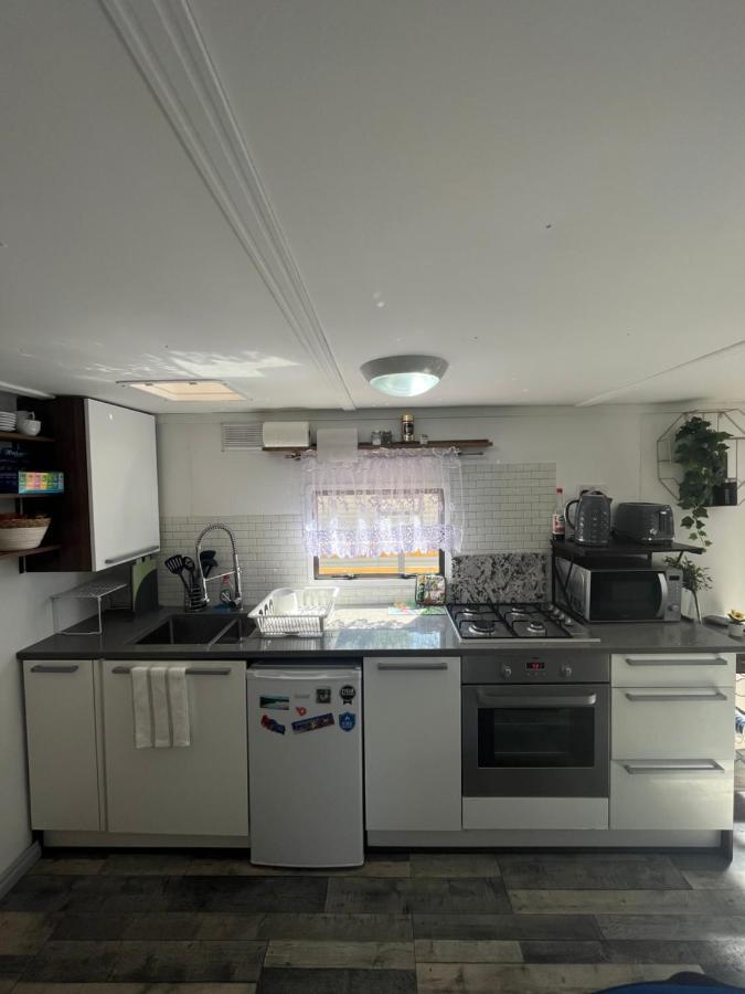 Unique Caravan With Outdoor Space 巴伦特雷 外观 照片